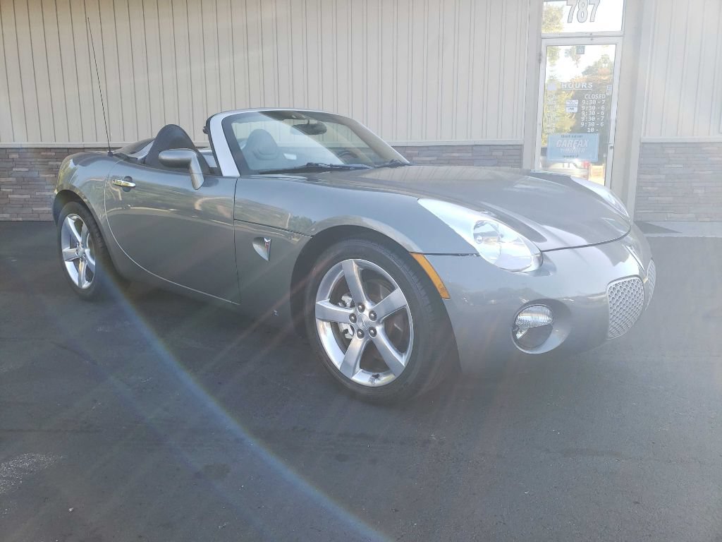 Used 2006 Pontiac Solstice Convertible w/ Premium Package RWD image 9