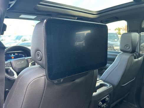 Used 2022 Chevrolet Tahoe Z71 w/ Luxury Package image 37