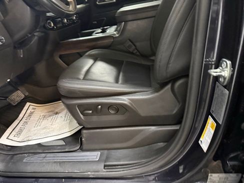 Used 2025 GMC Sierra 2500 SLT image 22