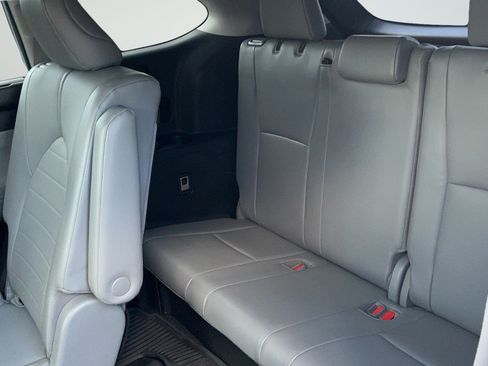 Used 2021 Toyota Highlander XLE AWD/4WD image 43