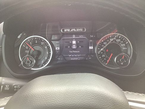 Used 2019 RAM 1500 Laramie image 13