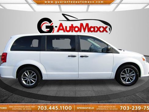 Used 2019 Dodge Grand Caravan SE w/ UConnect Hands-Free Group image 4
