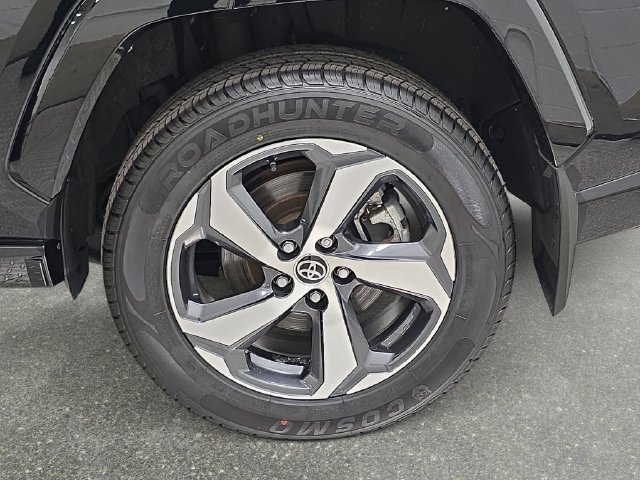 Used 2023 Toyota RAV4 SE w/ Weather & Moonroof Package AWD/4WD image 30