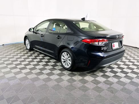 Used 2023 Toyota Corolla LE image 5