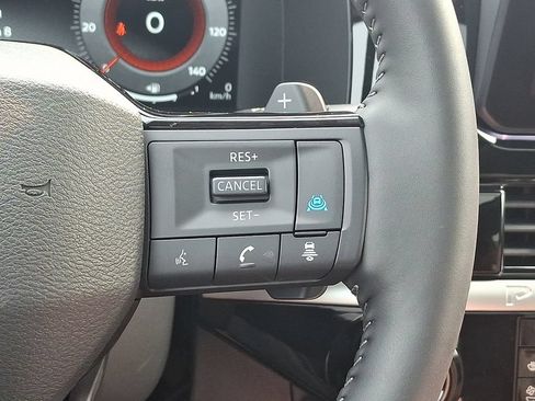 Used 2026 Nissan Pathfinder Platinum AWD/4WD image 24