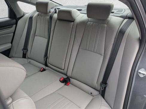 Used 2018 Honda Accord Touring image 15