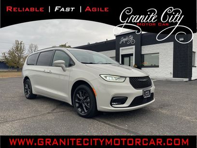 Used 2021 Chrysler Pacifica Limited w/ S Appearance Package