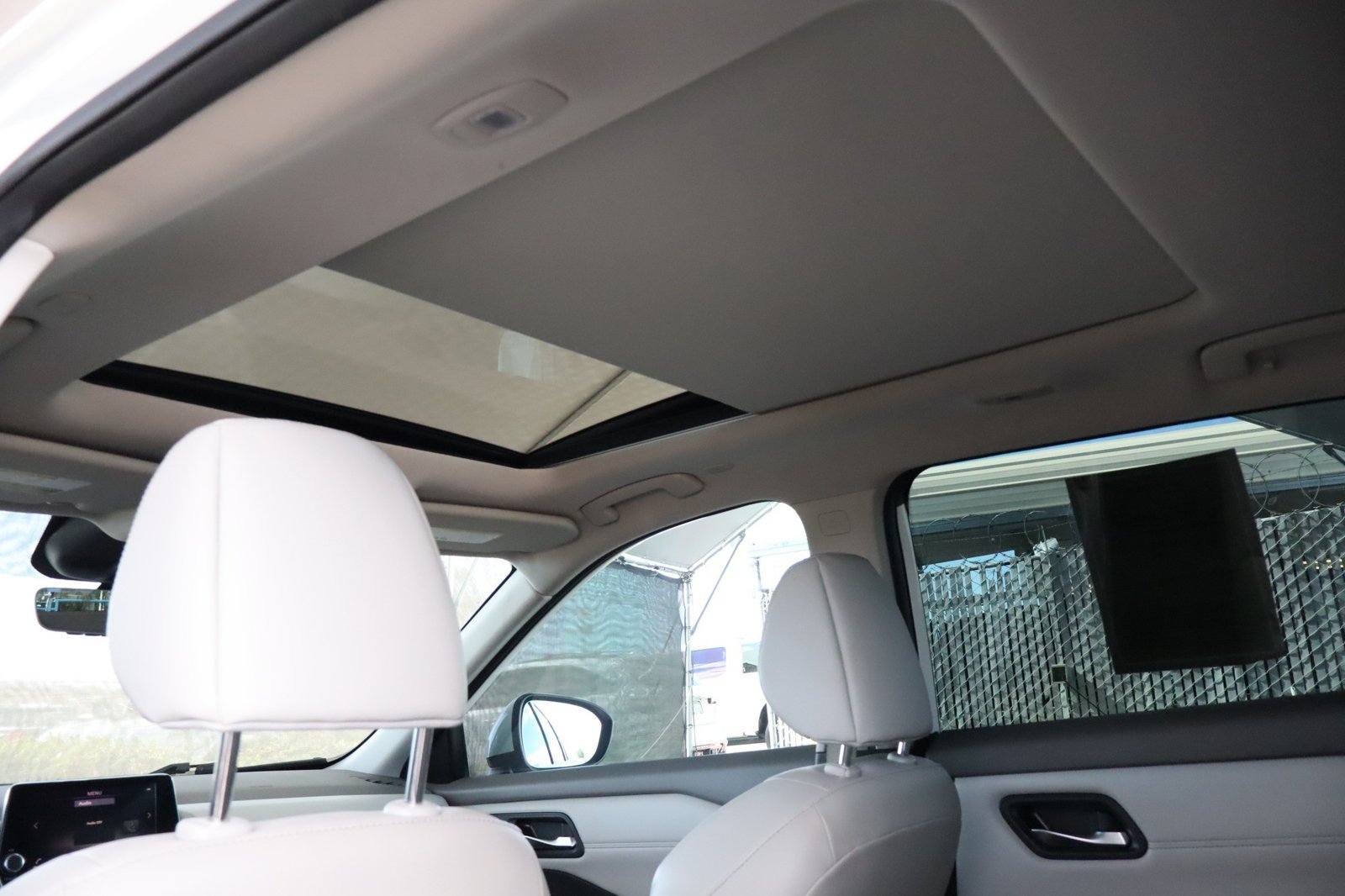 Used 2022 Nissan Rogue SL FWD image 36