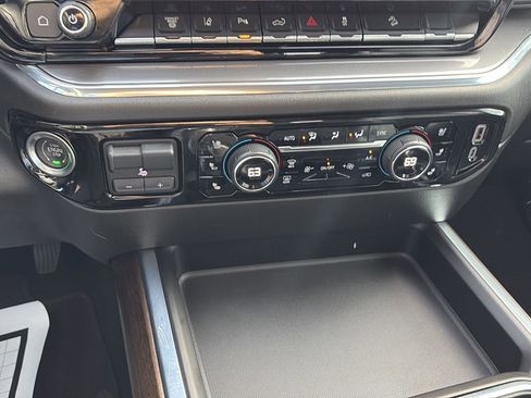 Used 2024 Chevrolet Silverado 3500 High Country w/ Z71 Off-Road Package image 25