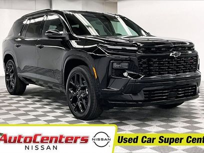 Used 2025 Chevrolet Traverse RS