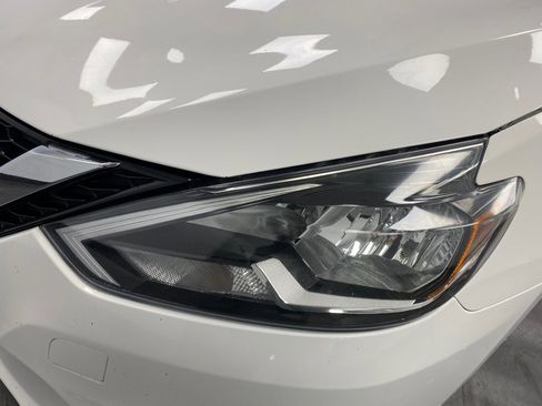 Used 2016 Nissan Sentra S image 11