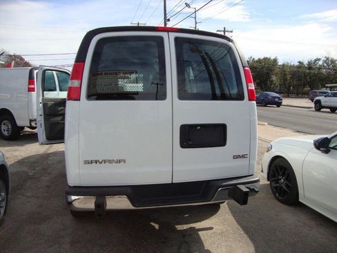 Used 2023 GMC Savana 2500 w/ Driver Convenience Package image 3