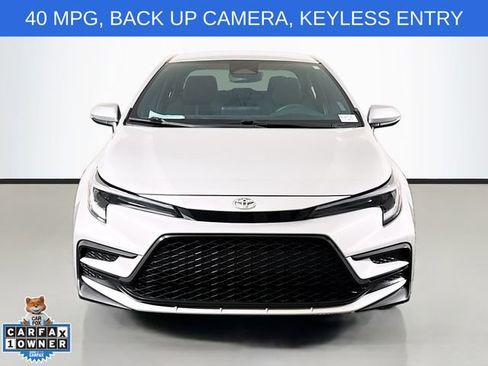 Used 2024 Toyota Corolla SE FWD image 2