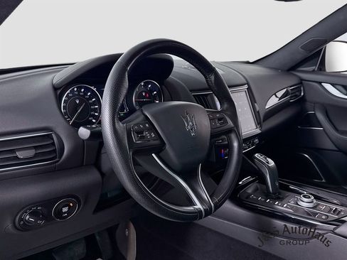 Used 2022 Maserati Levante Modena image 9