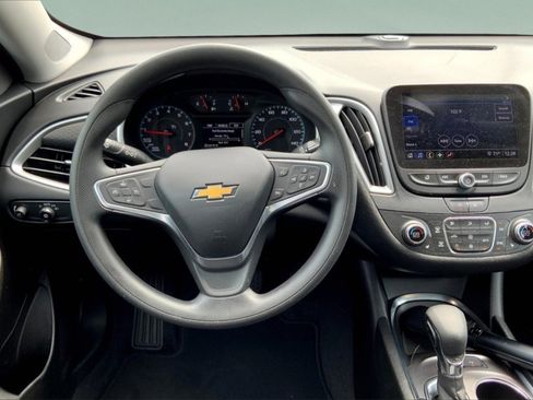 Used 2022 Chevrolet Malibu LT FWD image 8