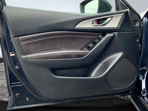 Used 2017 MAZDA MAZDA3 Touring image 16