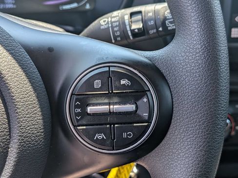 Used 2025 Kia Soul LX FWD image 15