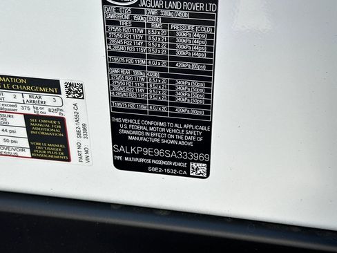 New 2025 Land Rover Range Rover SE image 30