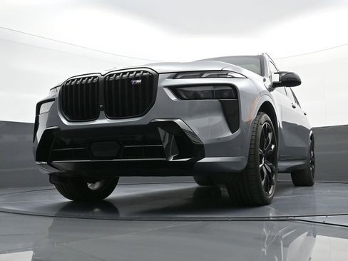Used 2025 BMW X7 M60i image 27