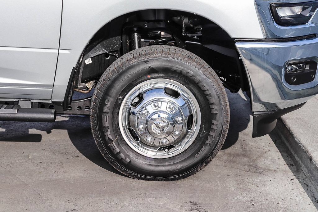 New 2026 RAM 3500 Tradesman AWD/4WD image 11