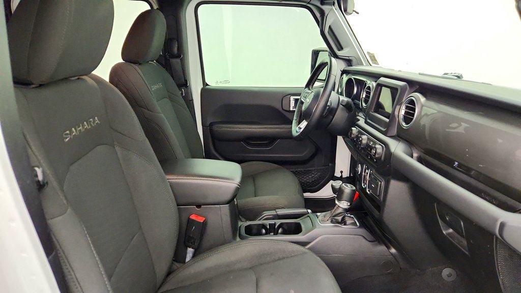 Used 2021 Jeep Wrangler Unlimited Sahara w/ Cold Weather Group AWD/4WD image 24