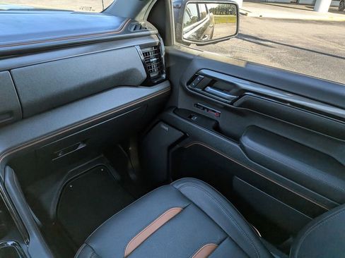 Used 2023 GMC Sierra 1500 AT4 w/ Technology Package image 19