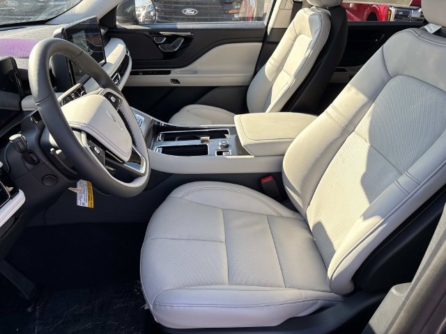 New 2027 Lincoln Aviator AWD image 24