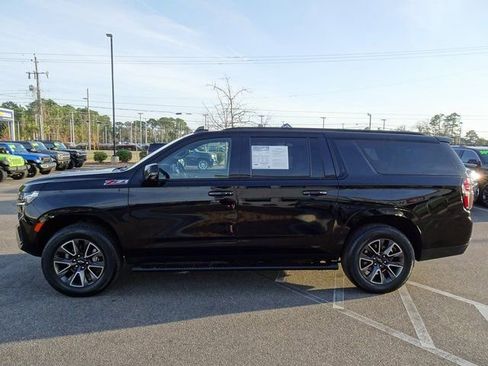 Used 2021 Chevrolet Suburban Z71 w/ Z71 Off-Road Package image 7