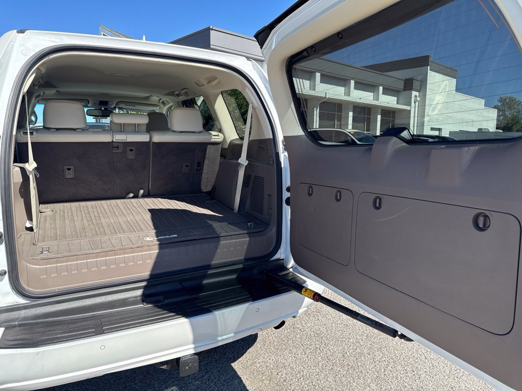 Used 2018 Lexus GX 460 Premium w/ Premium Package AWD/4WD image 31