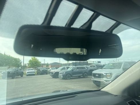 Used 2016 Toyota Highlander Limited w/ Driver Technology Package AWD/4WD image 21