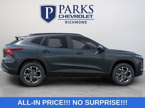New 2026 Chevrolet Trax LT w/ LT Convenience Package FWD image 8