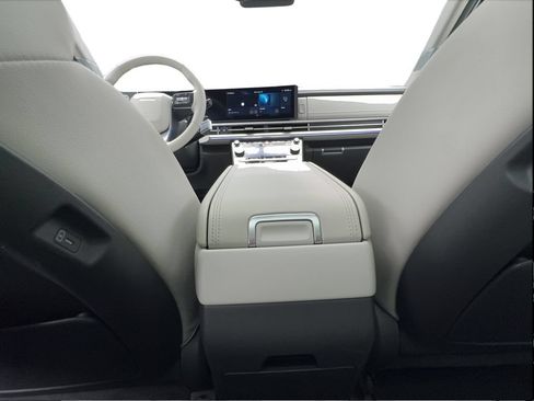 Used 2025 Hyundai Santa Fe Limited FWD image 42