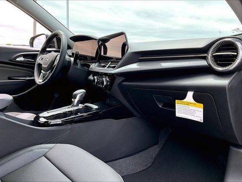 New 2026 Chevrolet Trax ACTIV w/ Sunroof Package FWD image 9