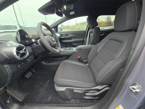 New 2026 Chevrolet Equinox EV LT image 15