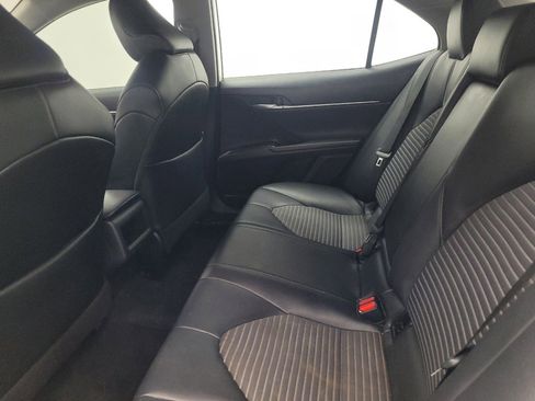 Used 2021 Toyota Camry SE image 18