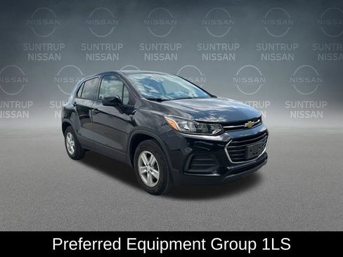 Used 2020 Chevrolet Trax LS w/ Tint and Cruise Package AWD/4WD image 9