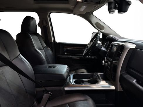 Used 2017 RAM 1500 Laramie AWD/4WD image 9