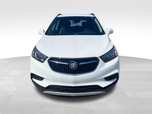 Used 2021 Buick Encore Preferred AWD/4WD image 2