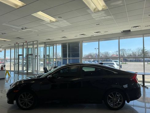 Used 2019 Honda Civic EX image 6