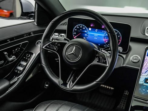 Used 2022 Mercedes-Benz S 580 4MATIC Sedan w/ AMG Line Package image 52