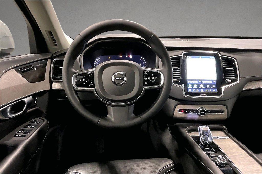 Certified 2024 Volvo XC90 B6 Ultimate w/ Protection Package Premier AWD/4WD image 9