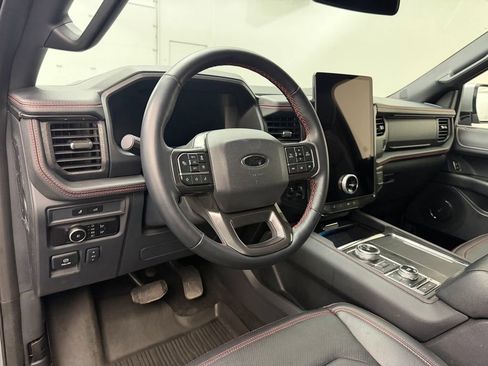 Used 2024 Ford Expedition Limited image 4