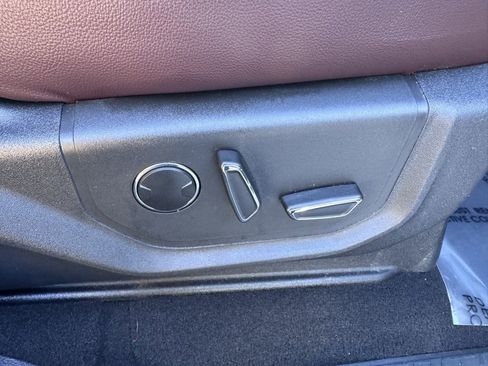 Used 2024 Ford Expedition Limited image 31