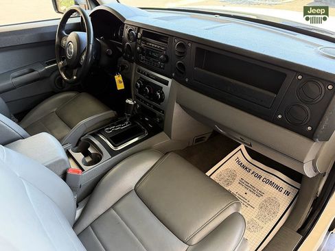 Used 2007 Jeep Commander Sport RWD image 12