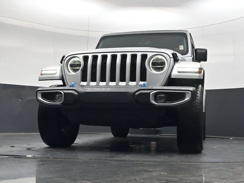 Used 2022 Jeep Wrangler Unlimited Sahara AWD/4WD image 41