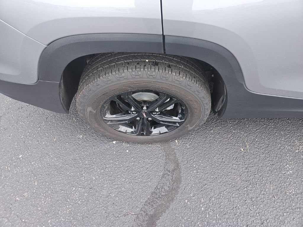 Used 2023 GMC Terrain AT4 w/ LPO, Floor Liner Package AWD/4WD image 10