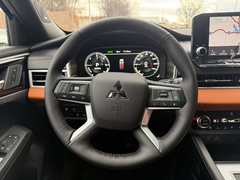 New 2025 Mitsubishi Outlander SEL image 8
