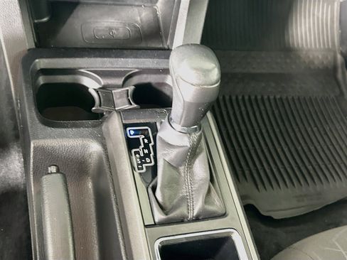 Used 2017 Toyota Tacoma TRD Sport RWD image 24