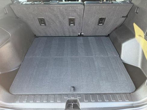 Used 2022 Chevrolet Equinox RS w/ RS Leather Package image 17