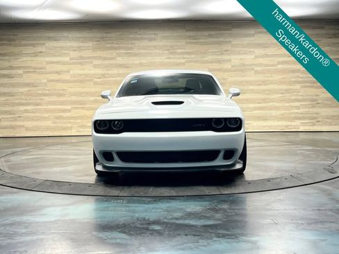 Used 2016 Dodge Challenger SRT Hellcat RWD image 4